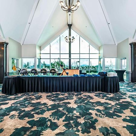 Clarion Hotel & Conference Centre Abbotsford Exterior foto