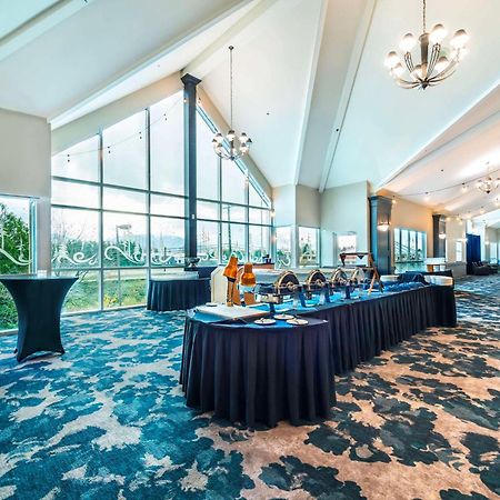 Clarion Hotel & Conference Centre Abbotsford Exterior foto
