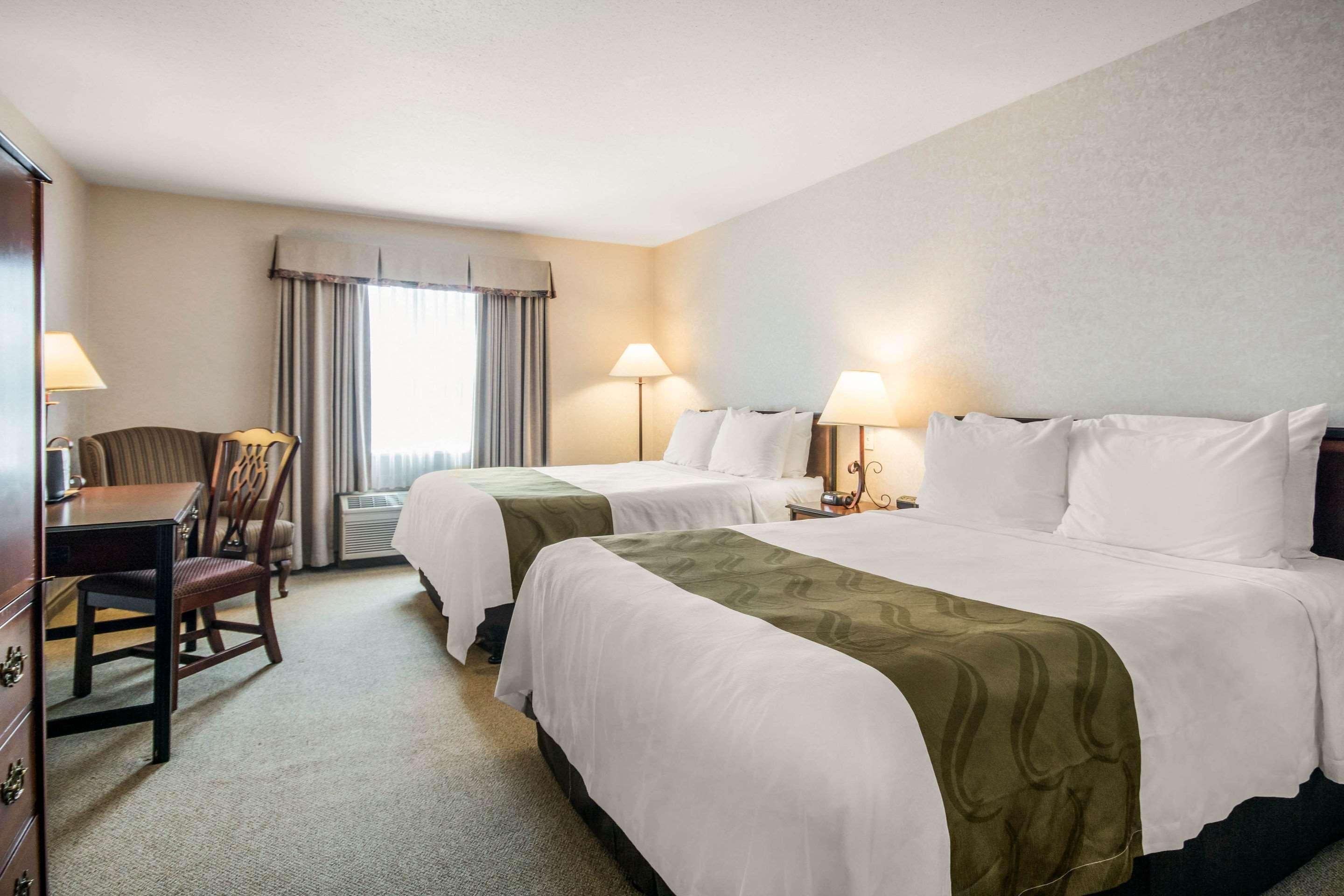 Clarion Hotel & Conference Centre Abbotsford Exterior foto