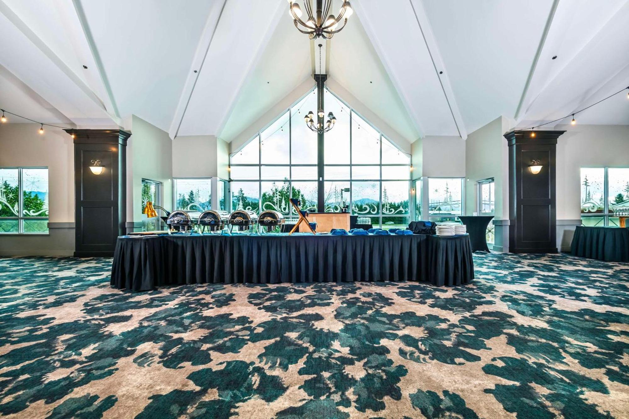 Clarion Hotel & Conference Centre Abbotsford Exterior foto